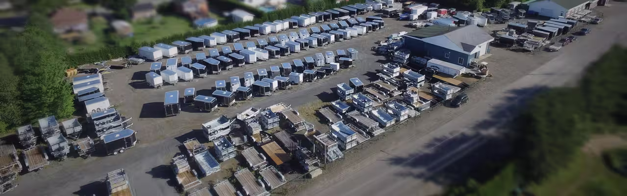 Inventaire de remorques vu du ciel